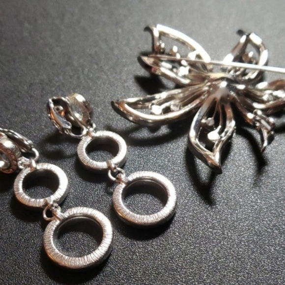 Vintage Kenneth J. Lane brooch and matching earrings-FINAL - Picture 6 of 7